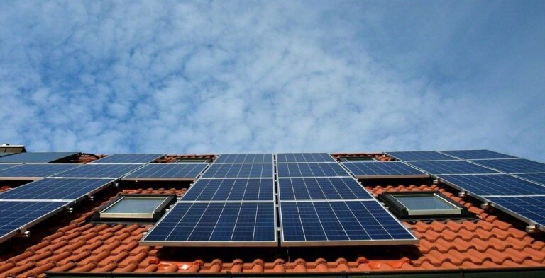 Como funciona a energia solar?