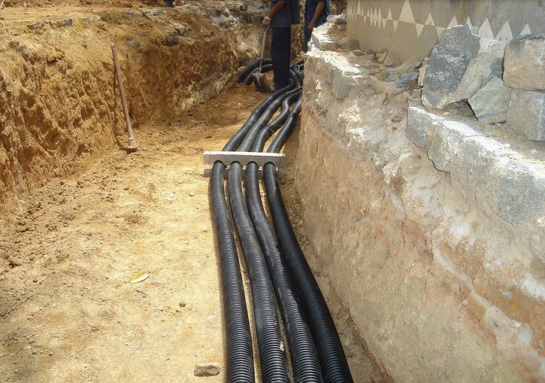 How do you install corrugated pipes?